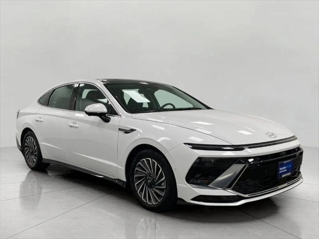 2025 Hyundai Sonata Hybrid Limited for sale in Appleton, WI