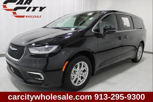 2025 Chrysler Pacifica Select for sale in Shawnee, KS