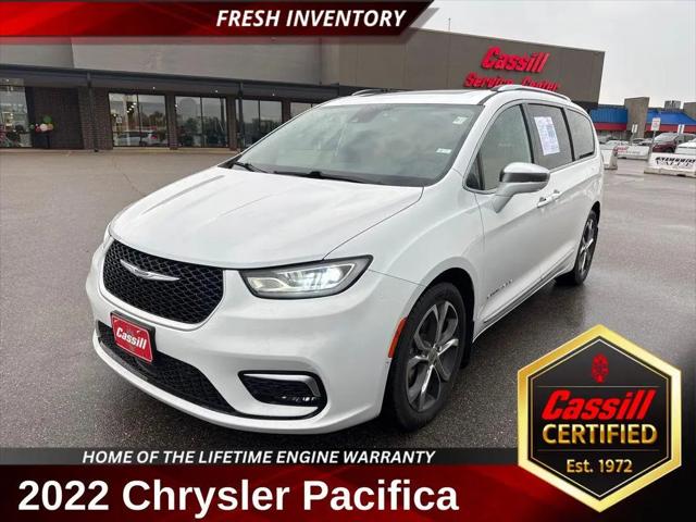 2022 Chrysler Pacifica Pinnacle for sale in Cedar Rapids, IA