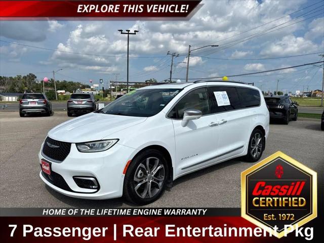 2022 Chrysler Pacifica Pinnacle for sale in Cedar Rapids, IA
