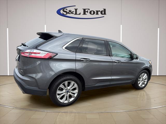 2022 Ford Edge Titanium