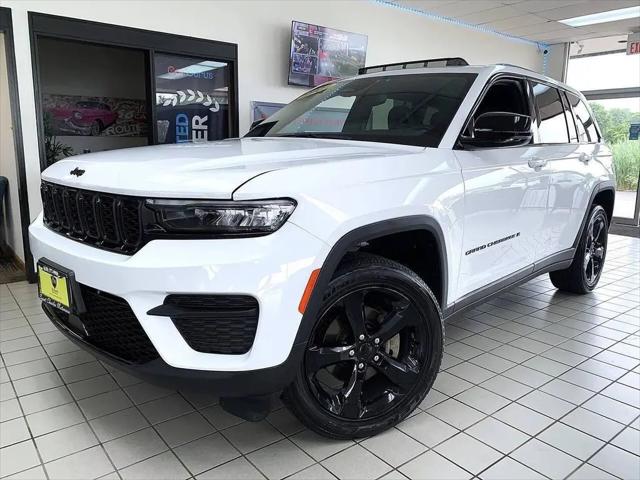 2023 Jeep Grand Cherokee Altitude 4x4 for sale in St Charles, IL