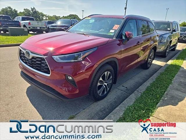 2021 Toyota Highlander XLE for sale in Paris, KY