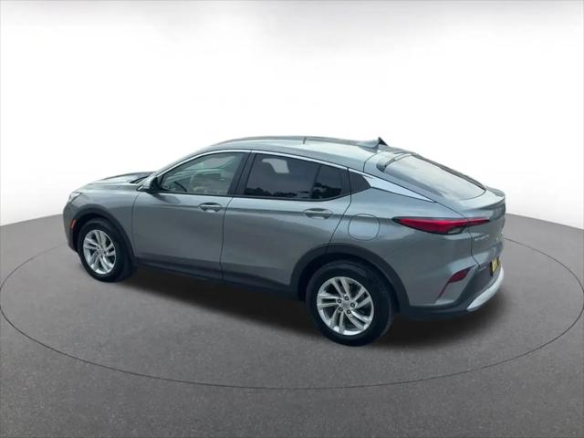 2025 Buick NV Preferred FWD