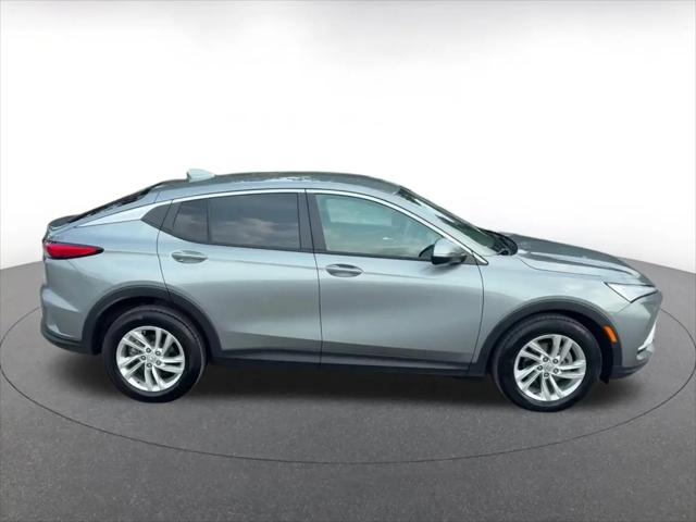2025 Buick NV Preferred FWD