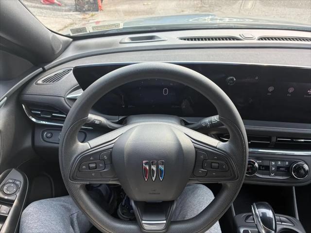 2025 Buick NV Preferred FWD