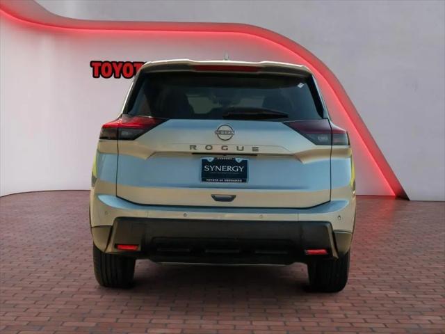 2025 Nissan Rogue SV FWD