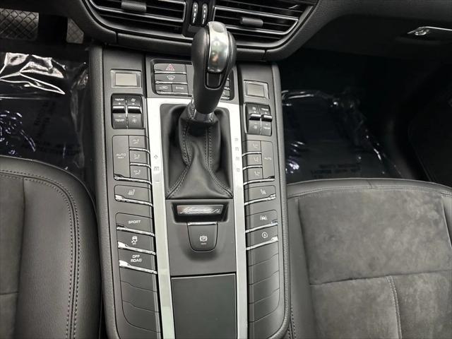 2021 Porsche Macan Macan