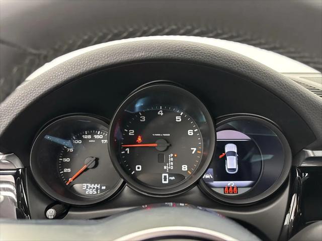 2021 Porsche Macan Macan