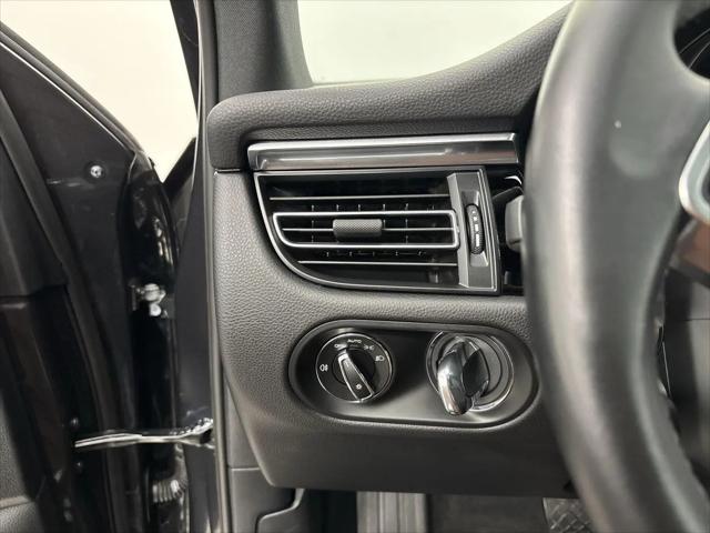 2021 Porsche Macan Macan