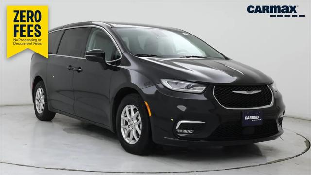 2023 Chrysler Pacifica Touring L for sale in Wichita, KS