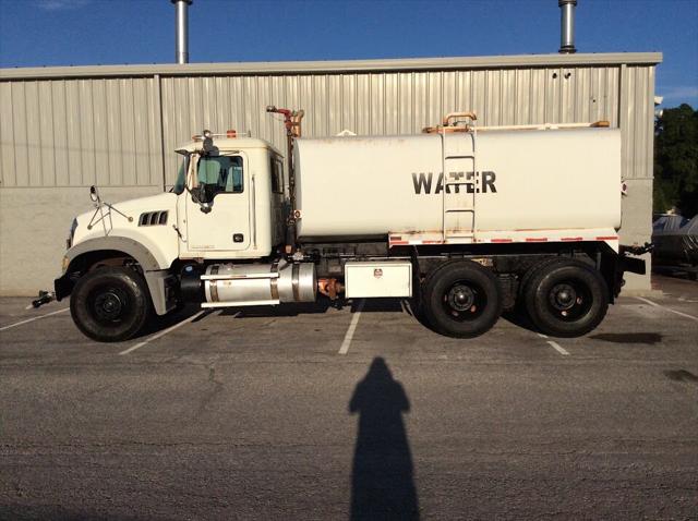 2011 Mack Granite 