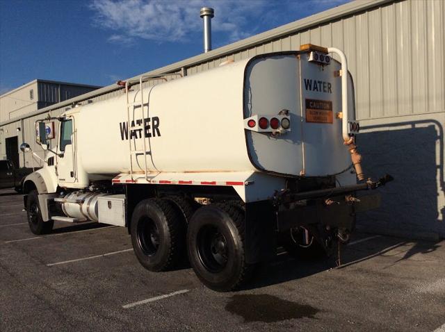 2011 Mack Granite 