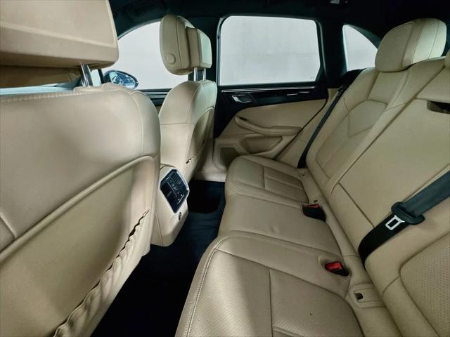 2023 Porsche Macan Macan
