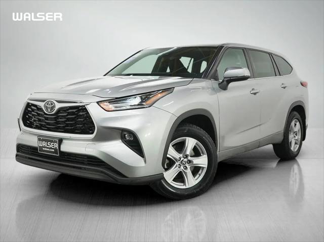 2021 Toyota Highlander LE for sale in Burnsville, MN