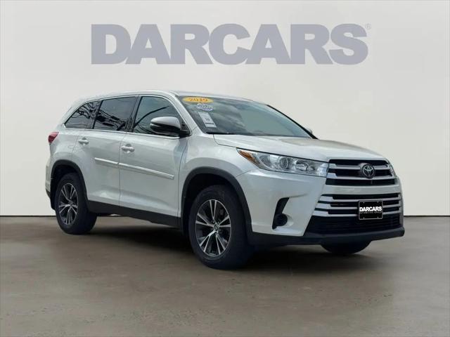 2019 Toyota Highlander LE for sale in Lanham, MD
