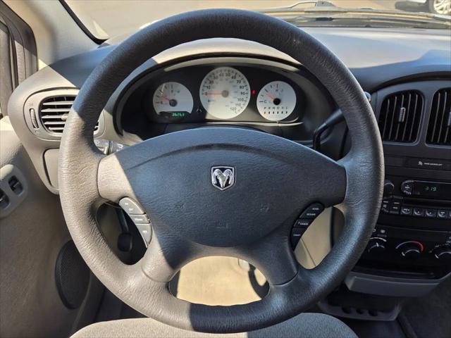 2005 Dodge Caravan SE