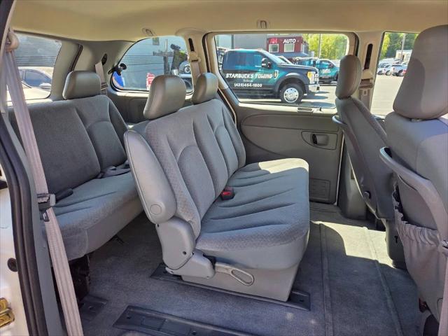 2005 Dodge Caravan SE