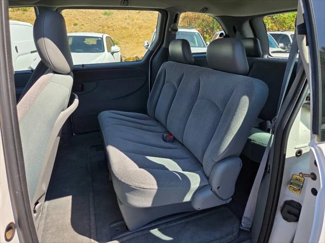 2005 Dodge Caravan SE