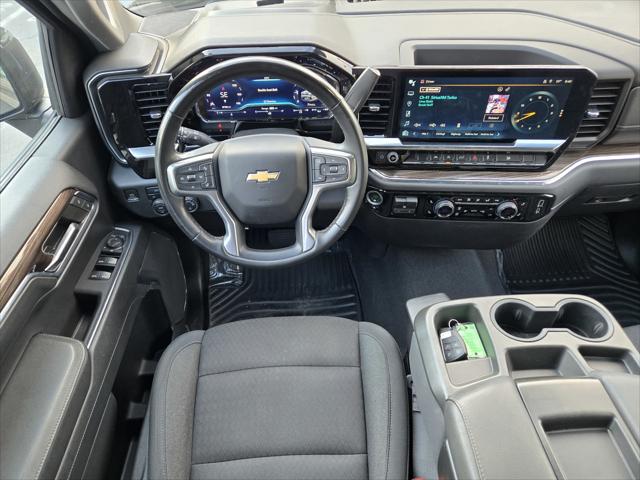 2023 Chevrolet Silverado 1500 4WD Crew Cab Standard Bed LT