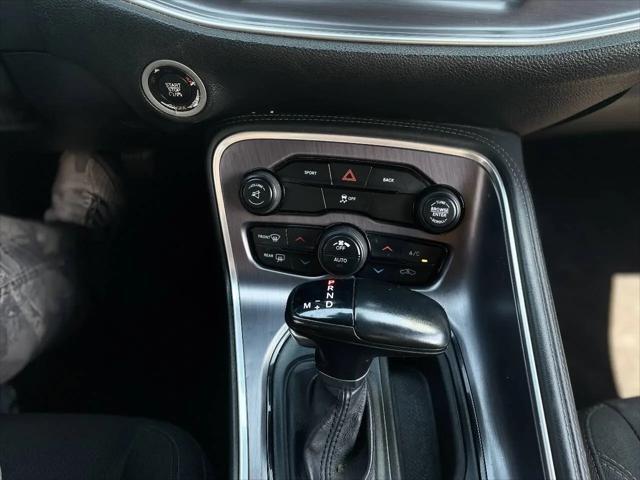 2016 Dodge Challenger SXT