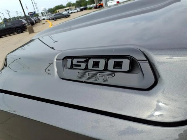2025 Ram 1500 Big Horn Crew Cab 4x4 64 Box