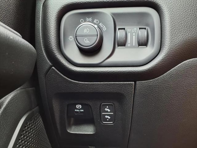2025 Ram 1500 Big Horn Crew Cab 4x4 64 Box