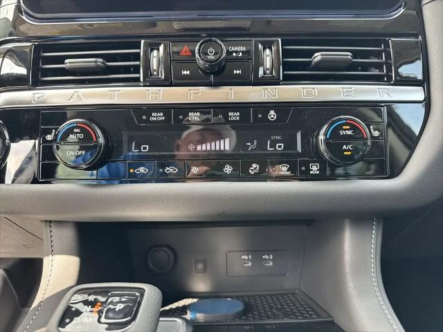 2026 Nissan Pathfinder SL
