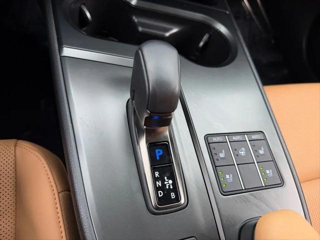 2025 Lexus 300 Premium