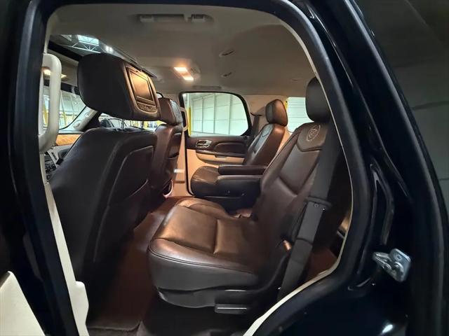 2011 Cadillac Escalade Platinum Edition