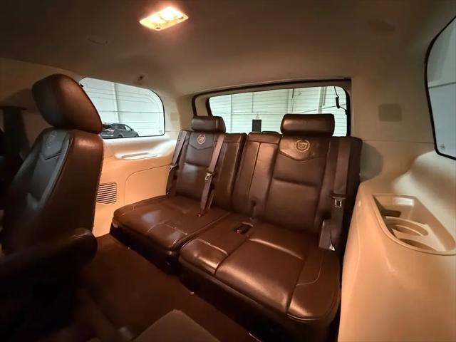 2011 Cadillac Escalade Platinum Edition