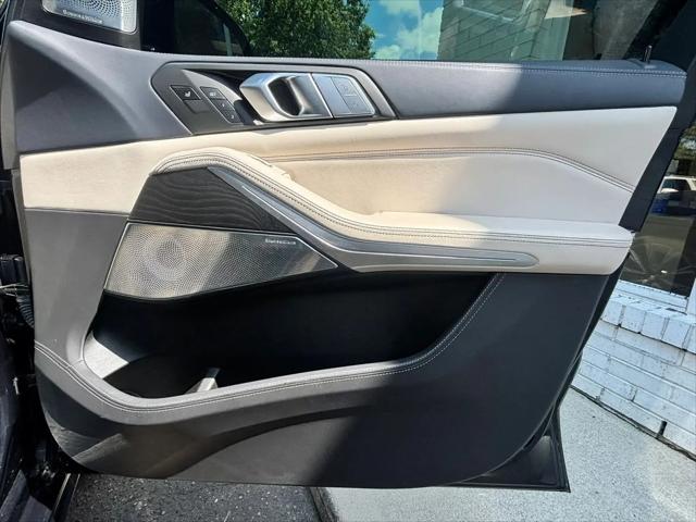 2021 BMW X7 M50i