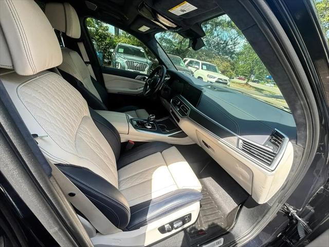 2021 BMW X7 M50i