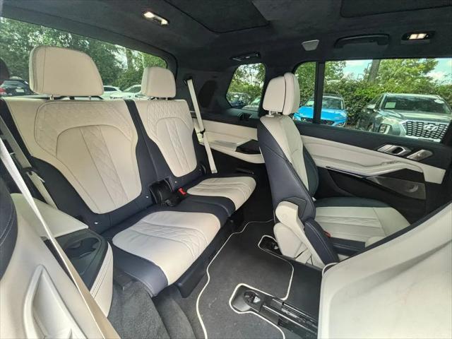 2021 BMW X7 M50i