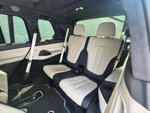 2021 BMW X7 M50i
