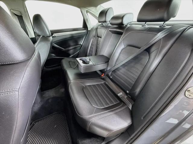 2015 Volkswagen Passat 1.8T SE