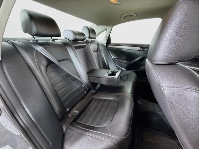 2015 Volkswagen Passat 1.8T SE
