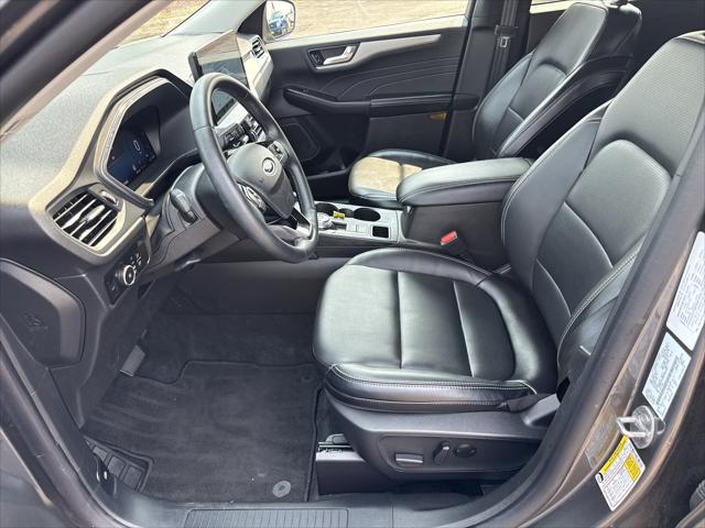 2025 Ford Escape Platinum