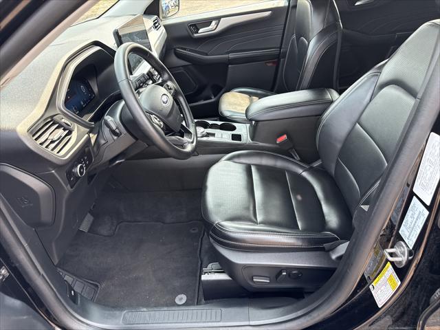 2025 Ford Escape Platinum