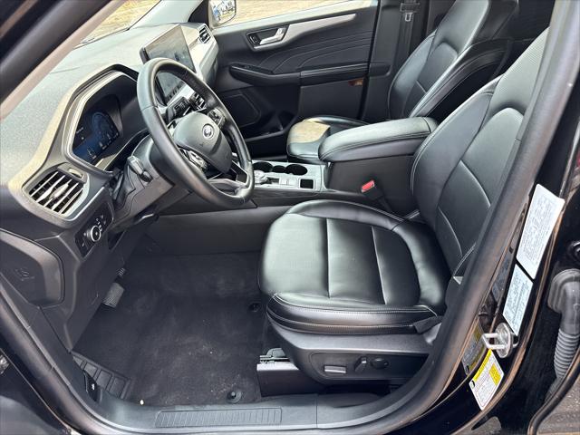 2025 Ford Escape Platinum