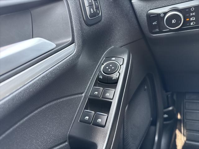 2025 Ford Escape Platinum