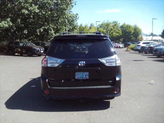2012 Toyota Sienna SE 8 Passenger