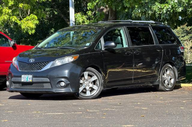 2012 Toyota Sienna SE 8 Passenger for sale in Eugene, OR
