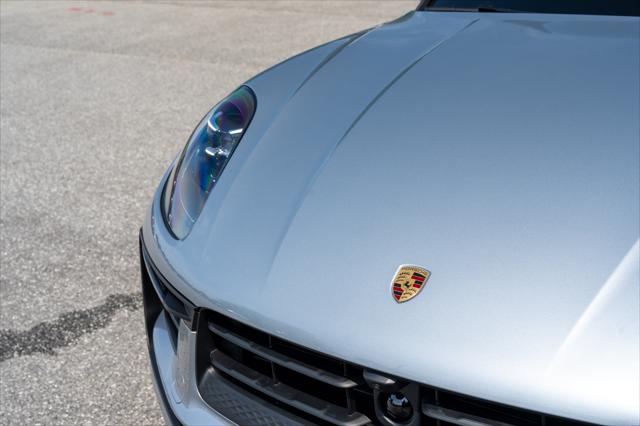 2026 Porsche Macan AWD