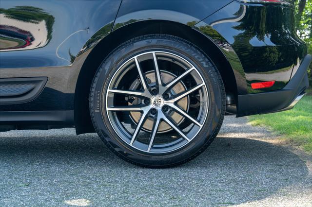 2026 Porsche Macan AWD