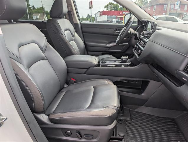 2024 Nissan Pathfinder SL 4WD