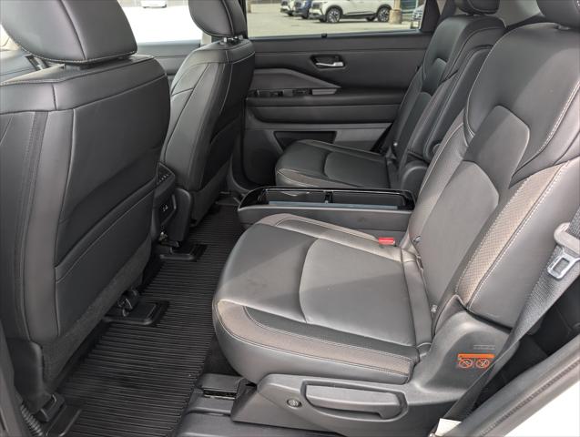 2024 Nissan Pathfinder SL 4WD