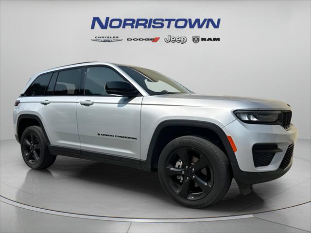 2023 Jeep Grand Cherokee Altitude 4x4 2023 Jeep Grand Cherokee Altitude 4x4