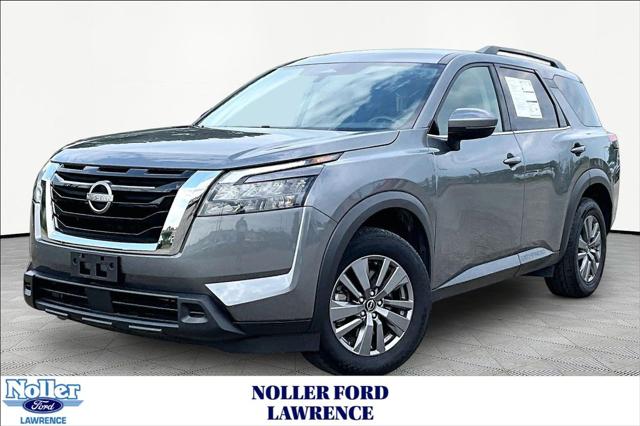 2025 Nissan Pathfinder SV 4WD for sale in Lawrence, KS