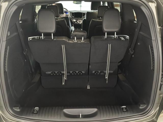 2027 Chrysler Pacifica Limited
